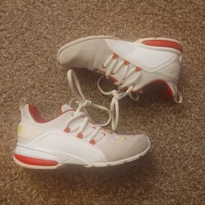 Puma Axelion Mesh Training Girls Sneakers Size 2.5, PRE-OWNED White